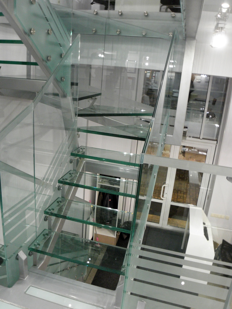 Лестницы стеклянные картинка